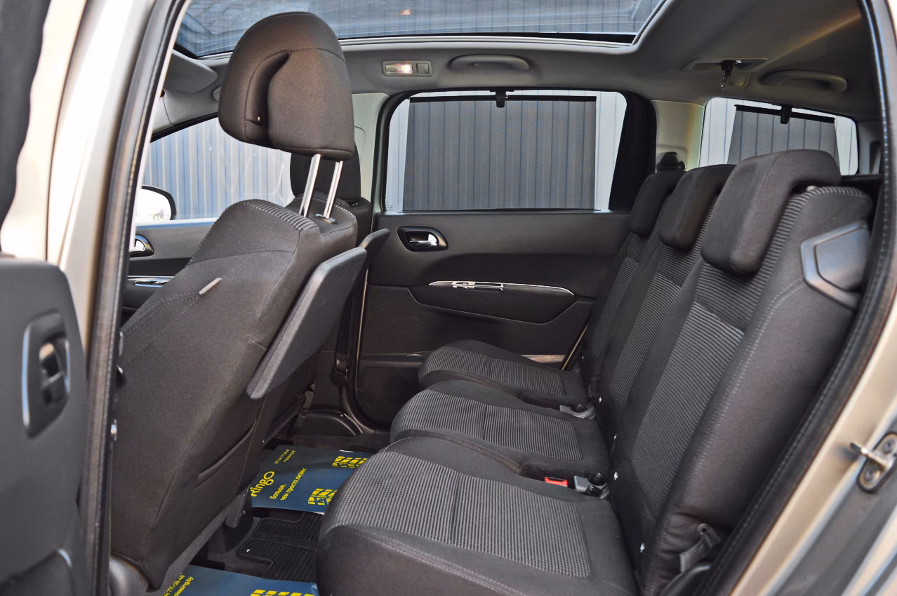 Peugeot 5008 фото 10