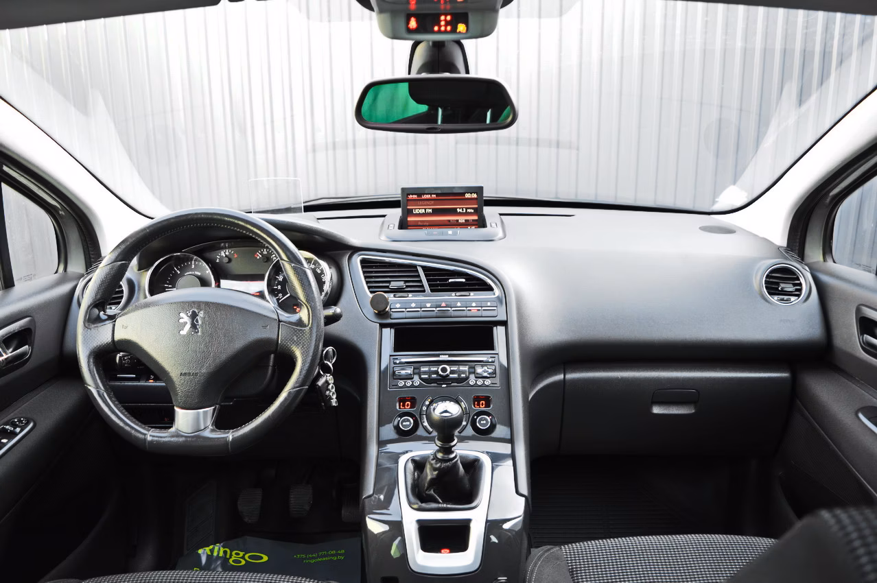 Peugeot 5008 фото 13