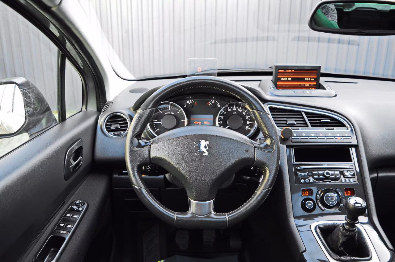 Peugeot 5008 фото 15