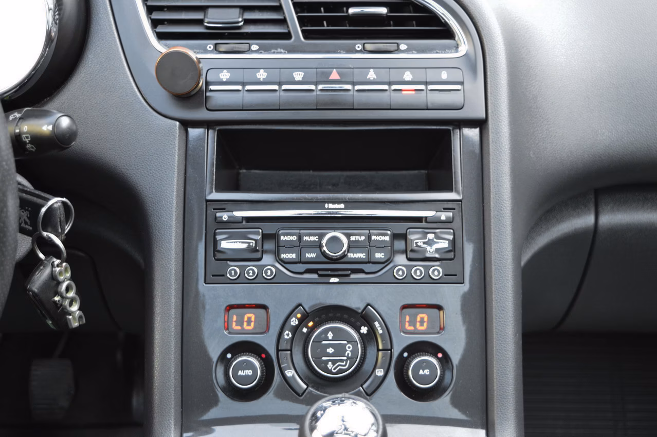 Peugeot 5008 фото 16