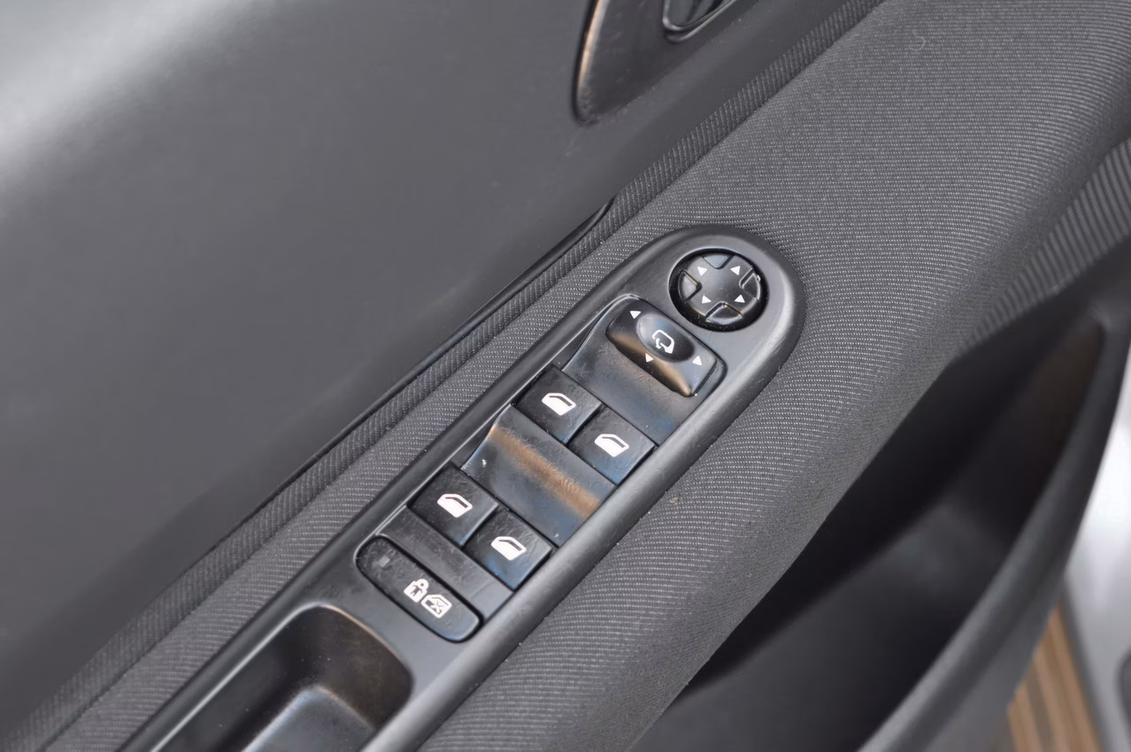 Peugeot 5008 фото 17