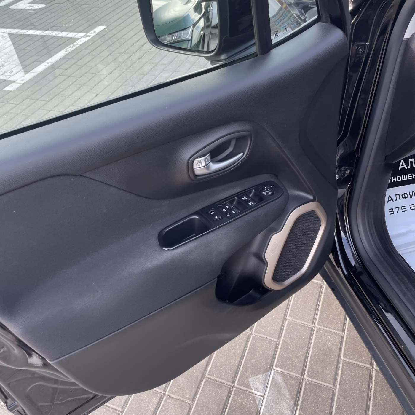 Jeep Renegade фото 7