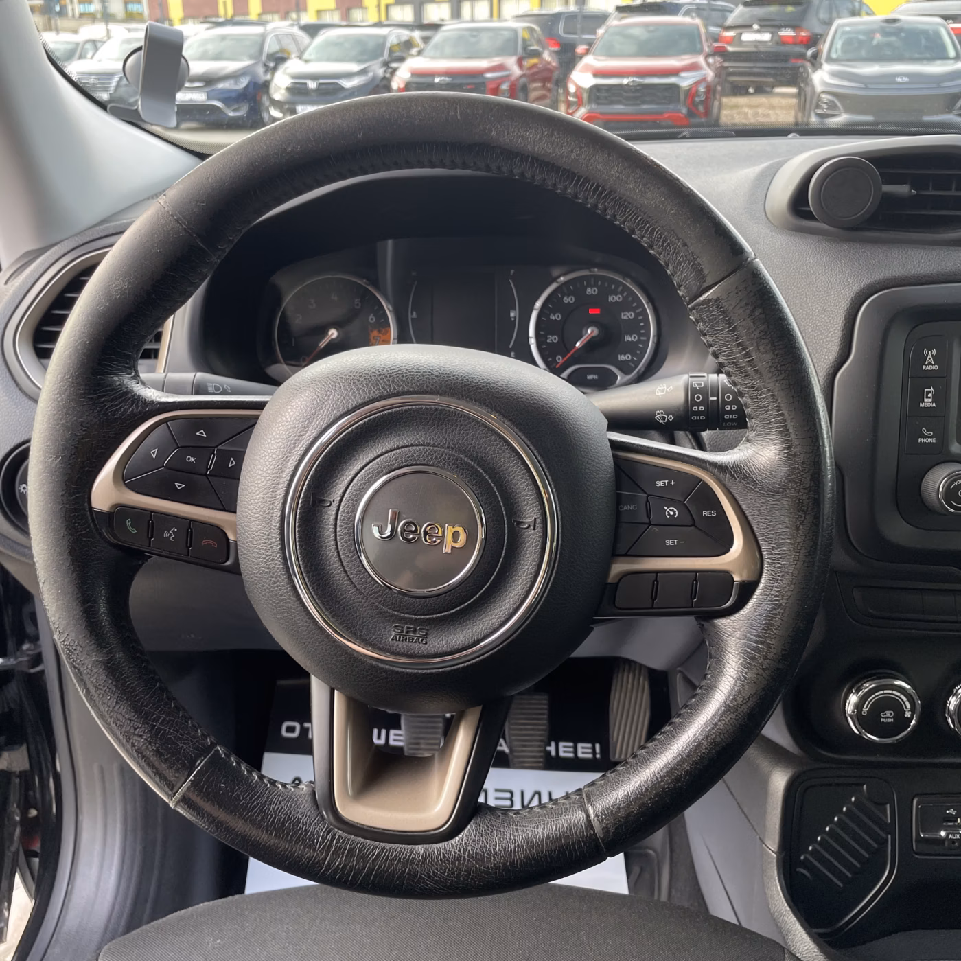 Jeep Renegade фото 9