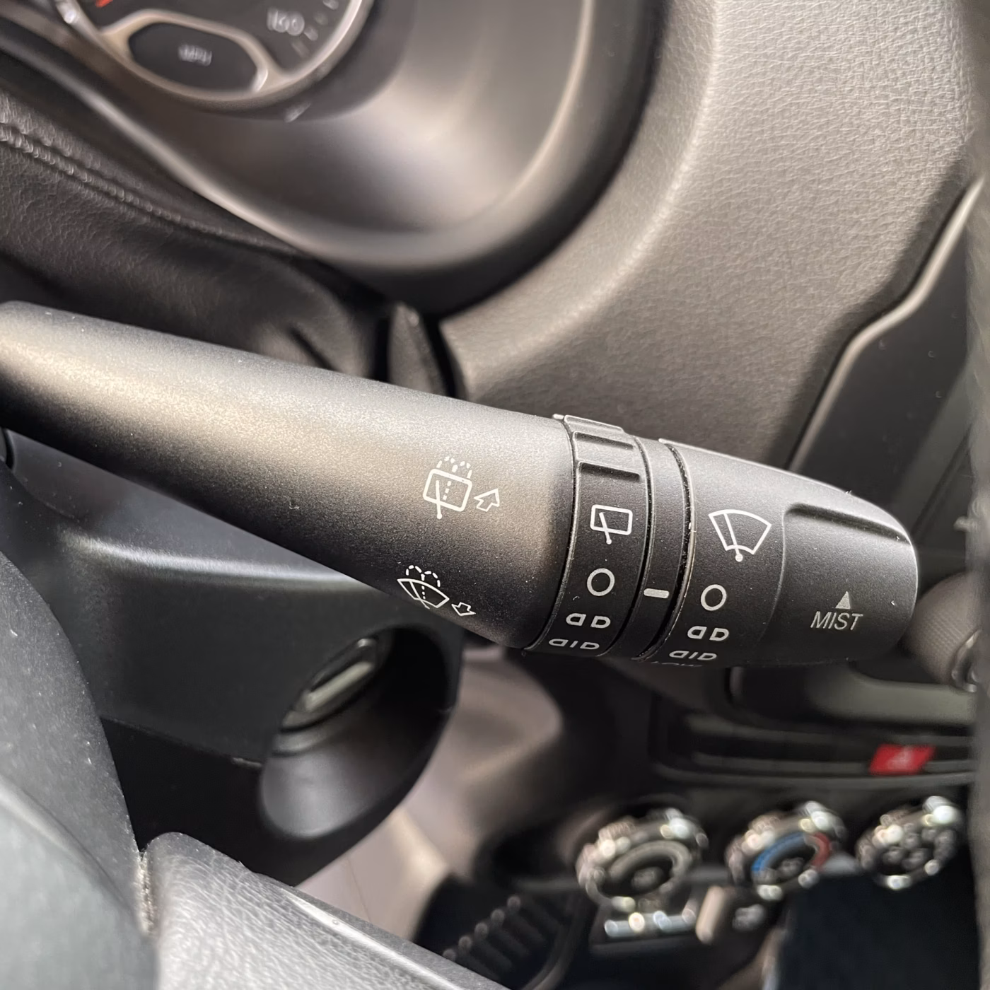 Jeep Renegade фото 11