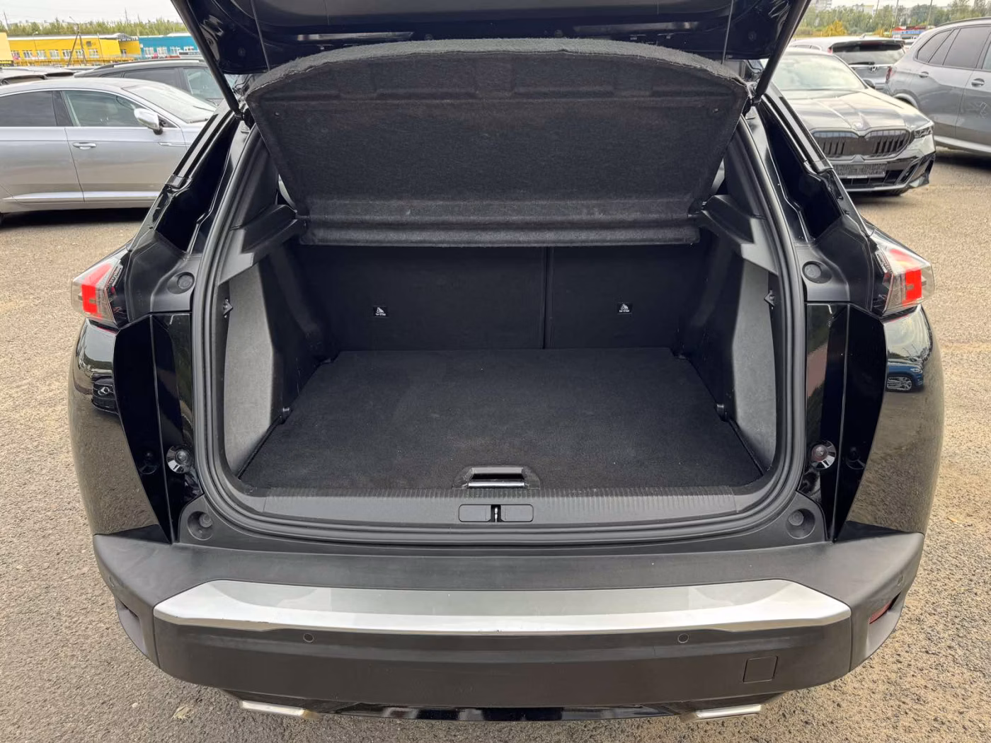 Peugeot 2008 фото 11