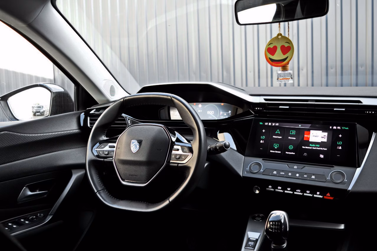 Peugeot 308 фото 16