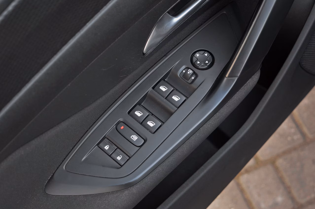 Peugeot 308 фото 19