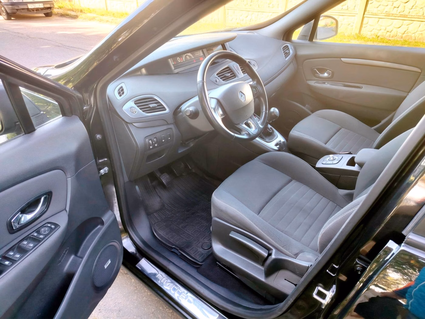 Renault Grand Scenic фото 17