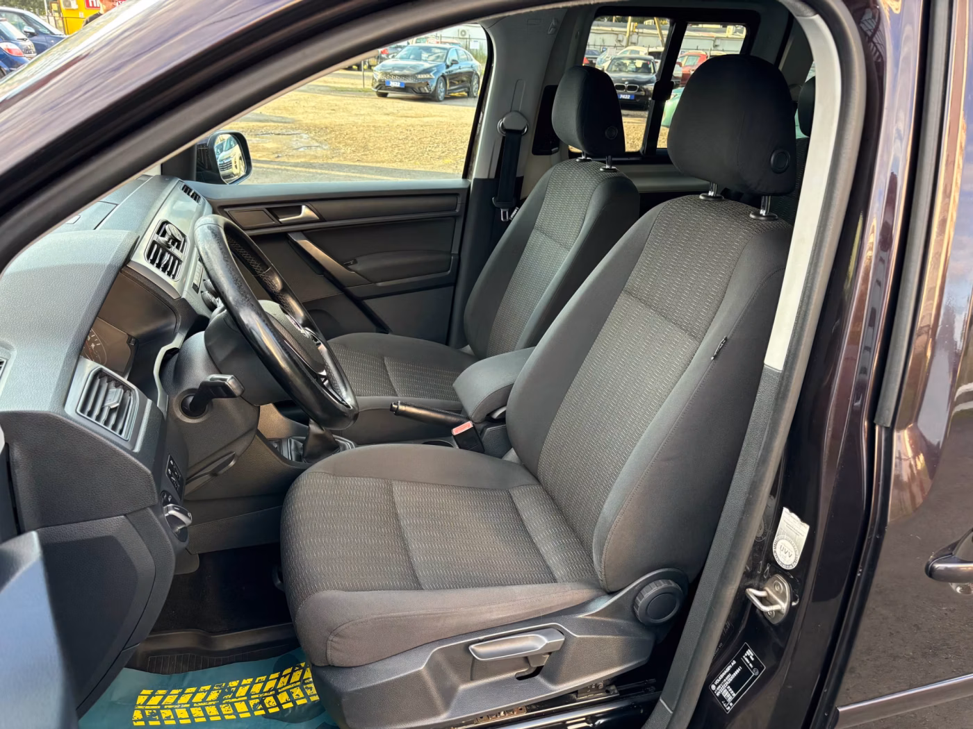 Volkswagen Caddy фото 9
