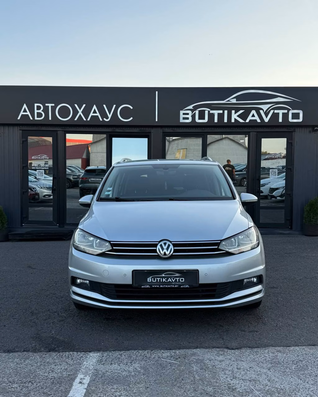 Volkswagen Touran фото 2