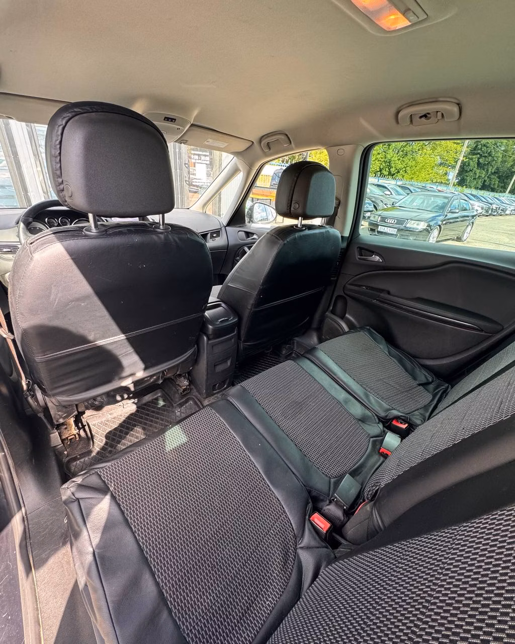 Opel Zafira фото 10