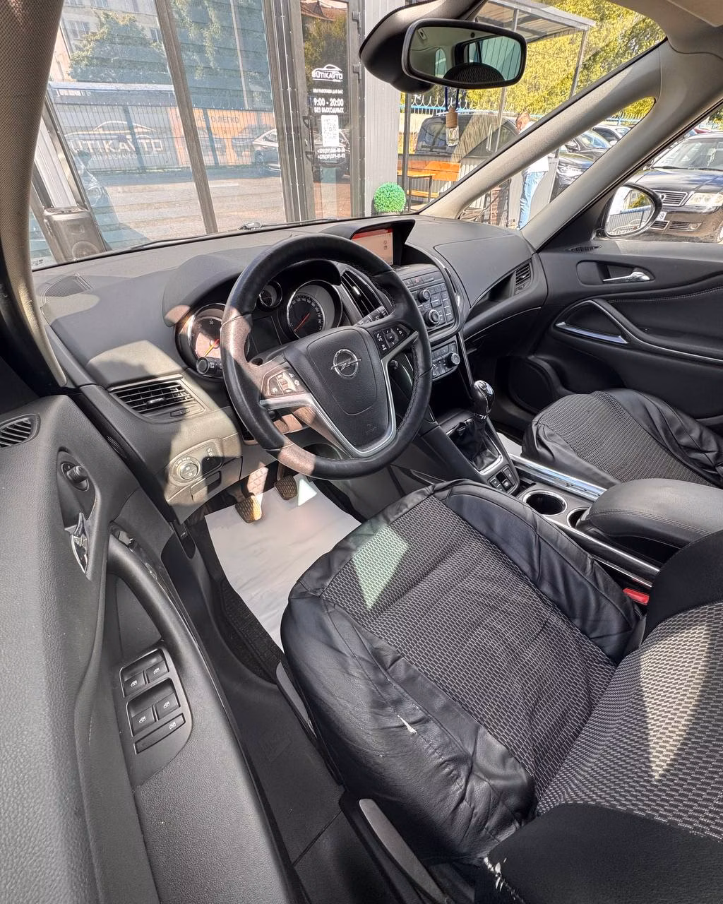 Opel Zafira фото 12