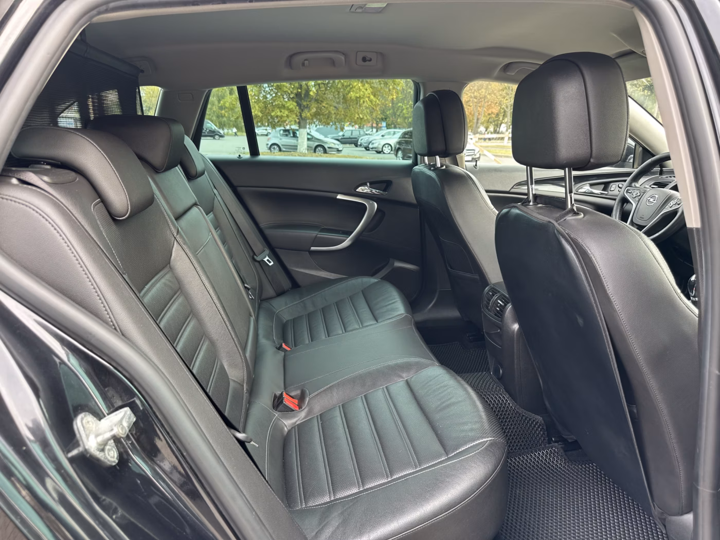 Opel Insignia фото 11
