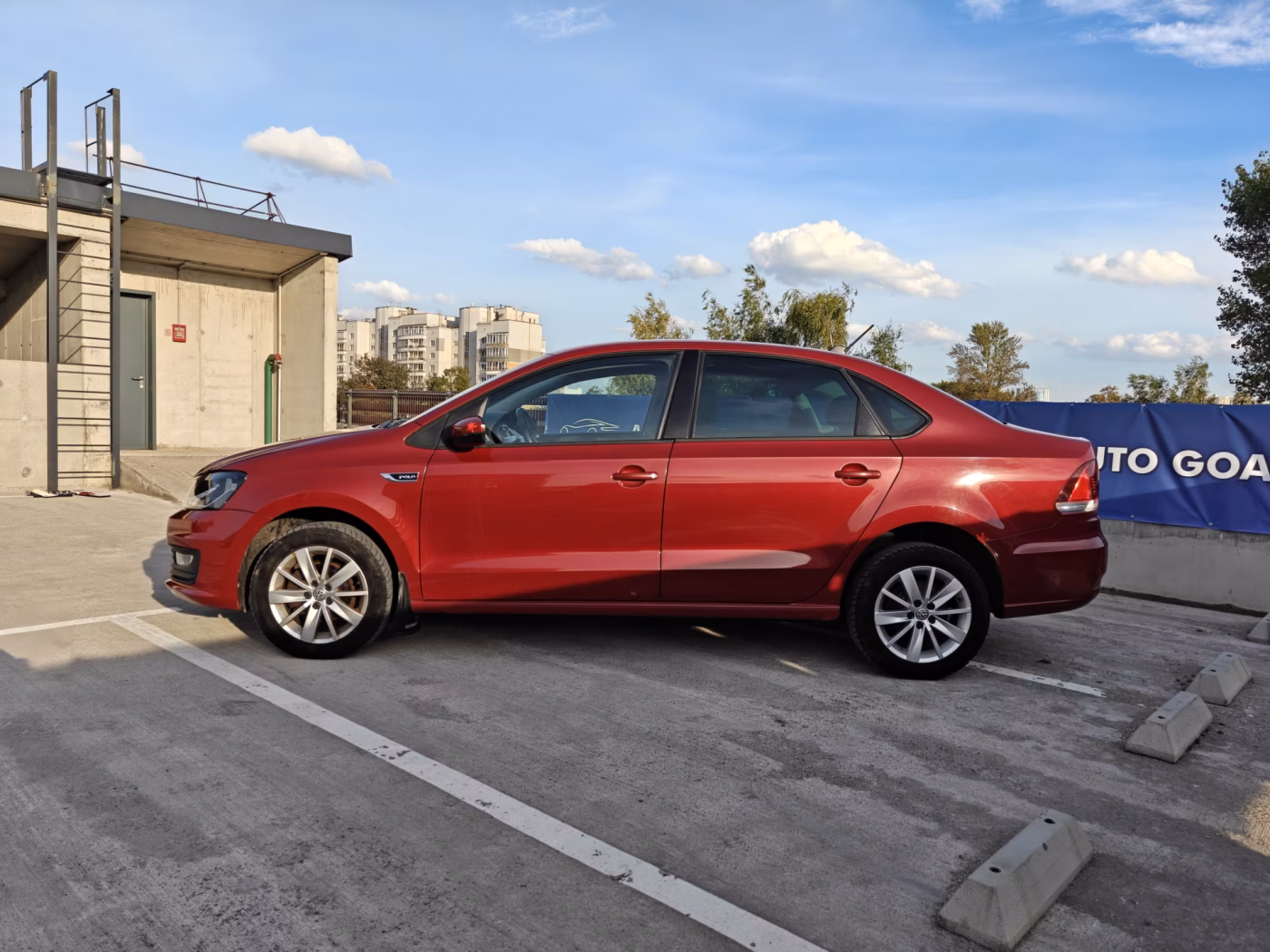 Volkswagen Polo Sedan фото 4