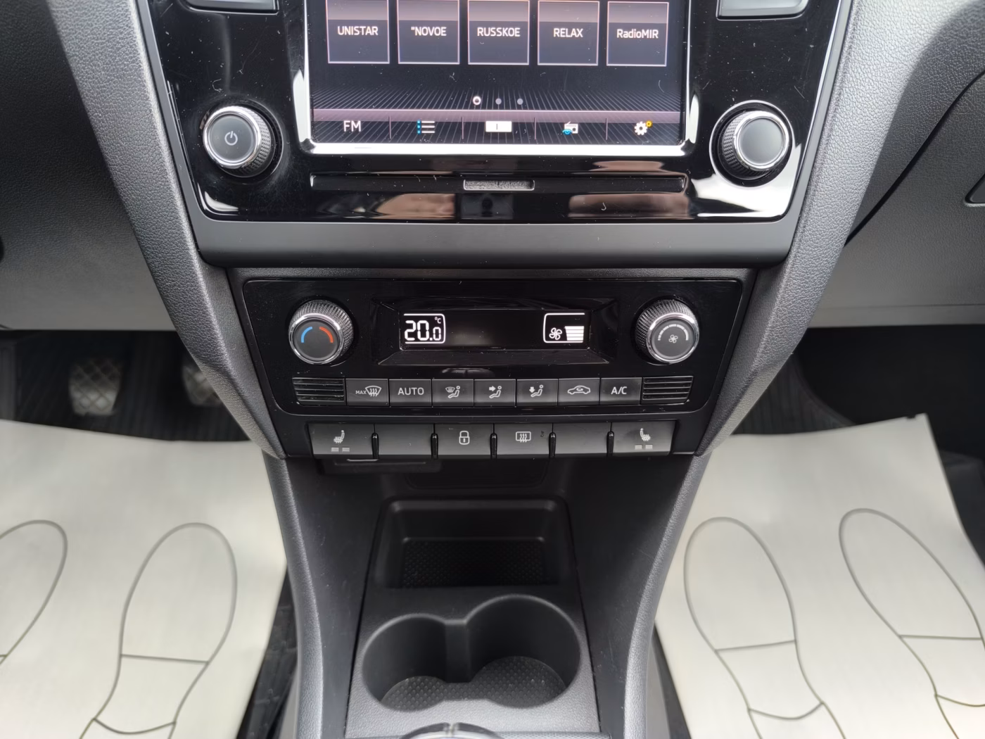 Skoda Rapid фото 18