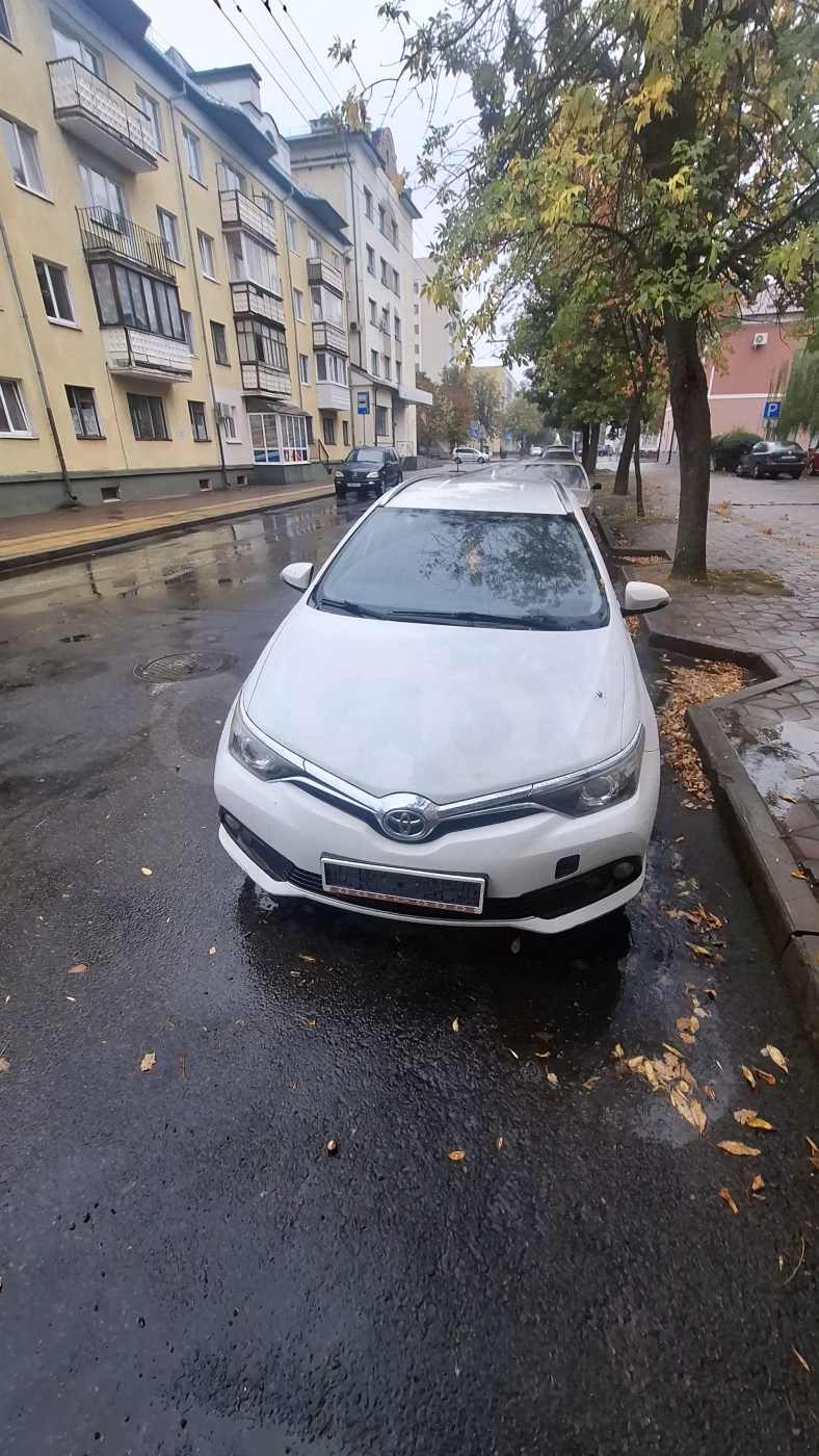 Toyota Auris фото 3