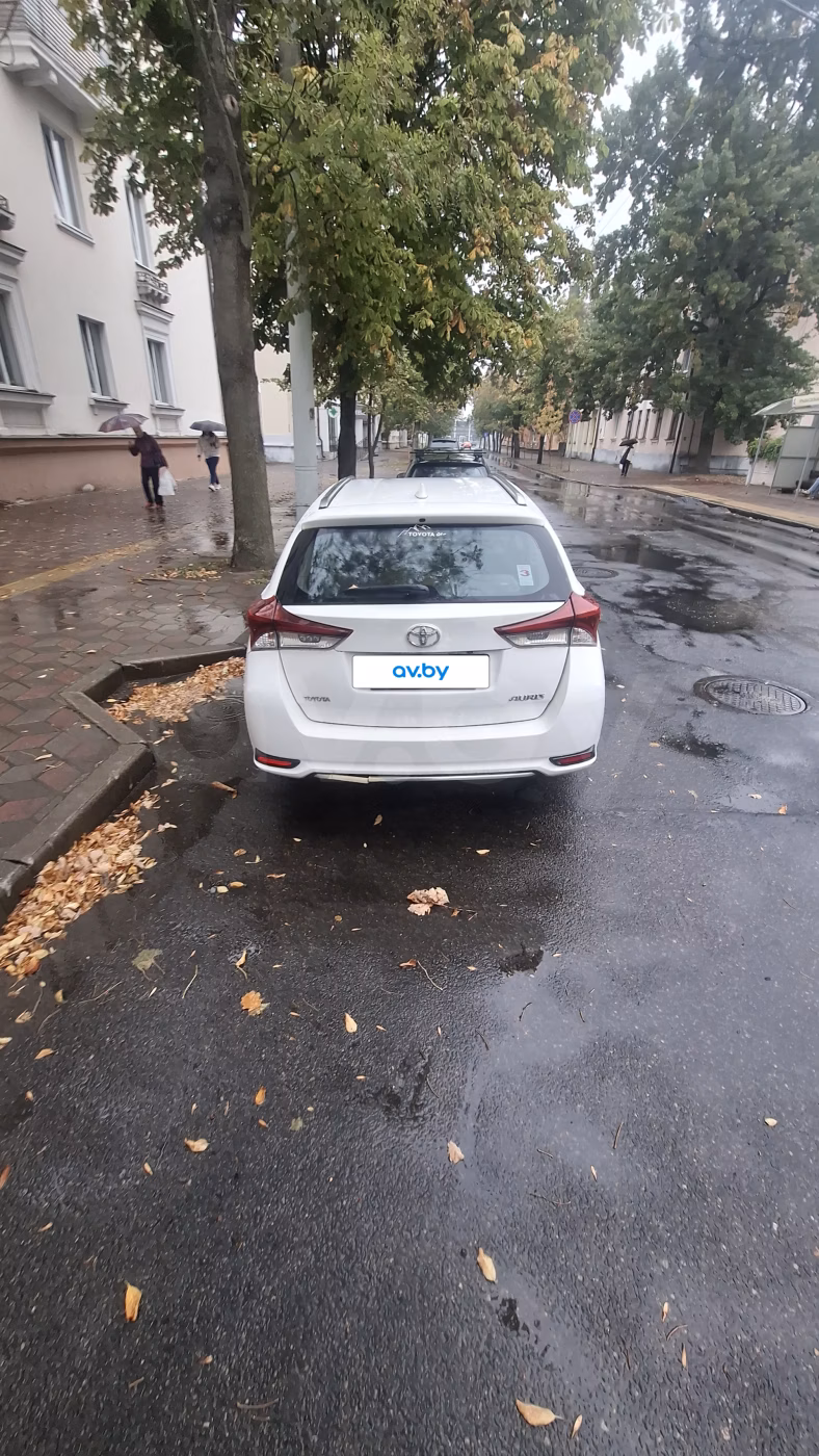 Toyota Auris фото 4