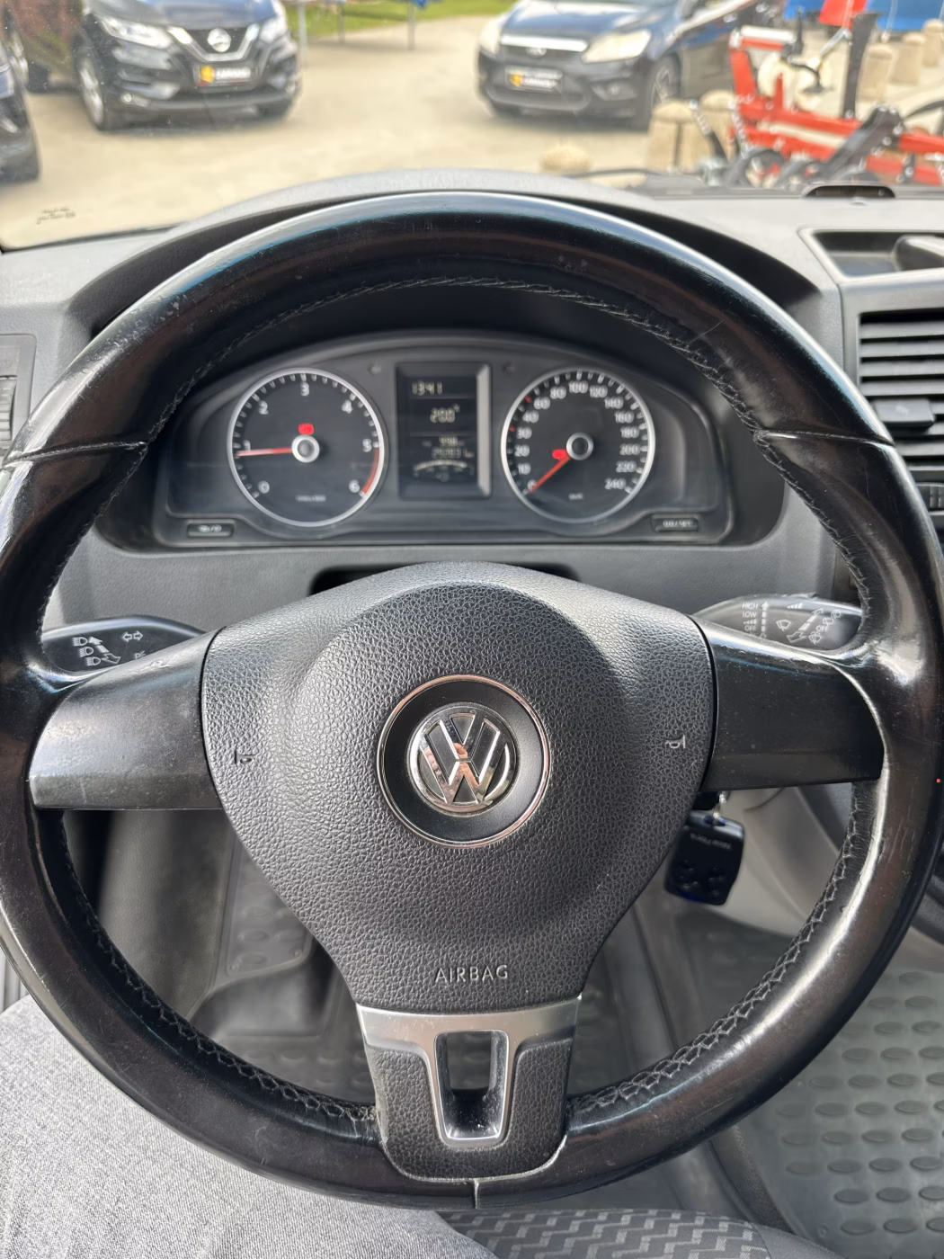 Volkswagen Caravelle фото 8