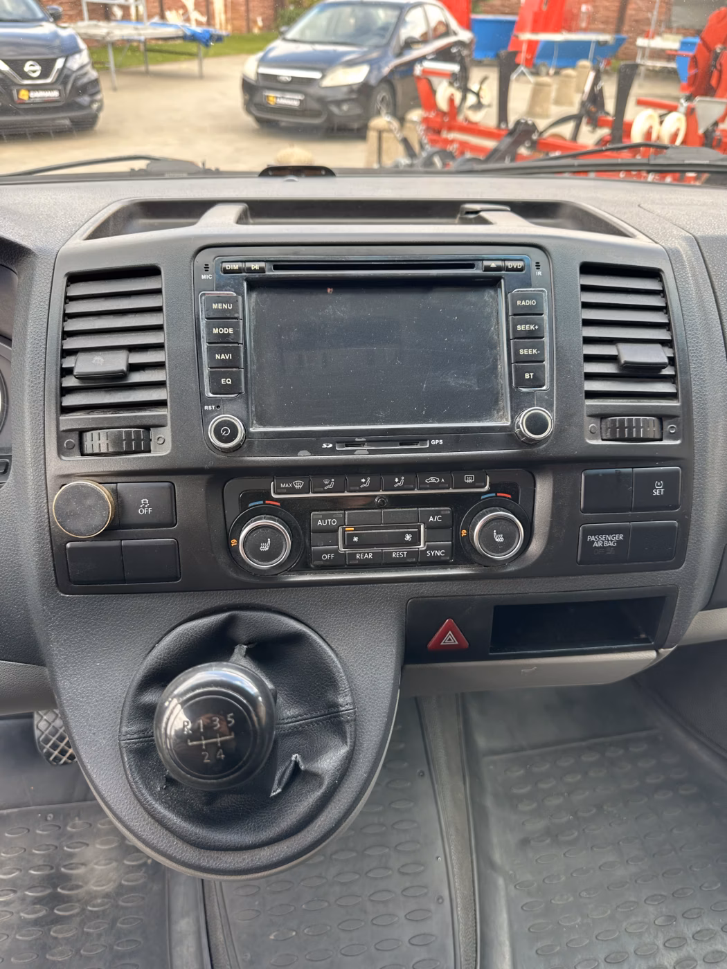 Volkswagen Caravelle фото 9