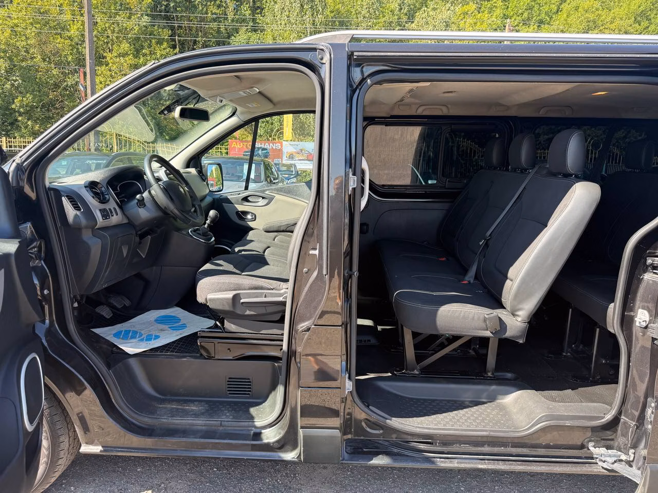 Renault Trafic фото 8