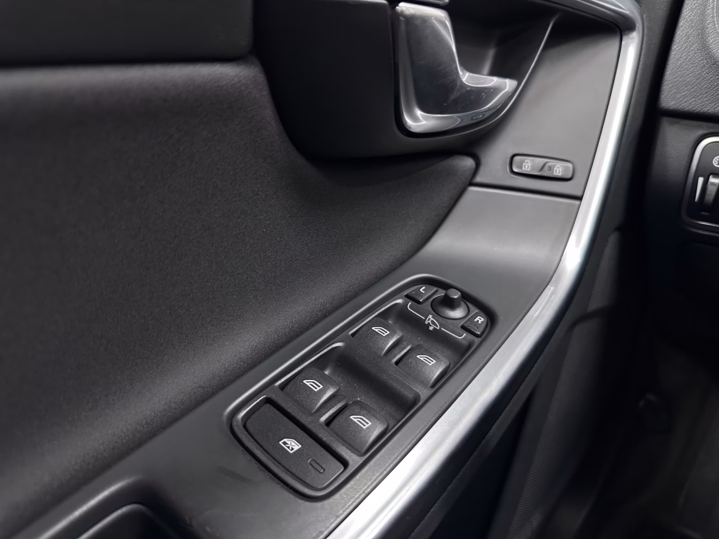 Volvo V60 фото 13