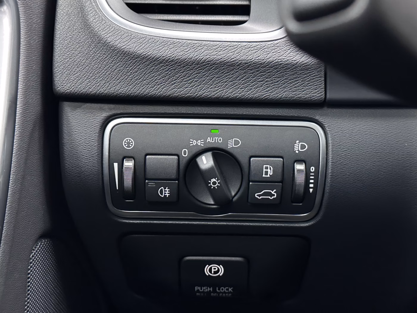 Volvo V60 фото 14