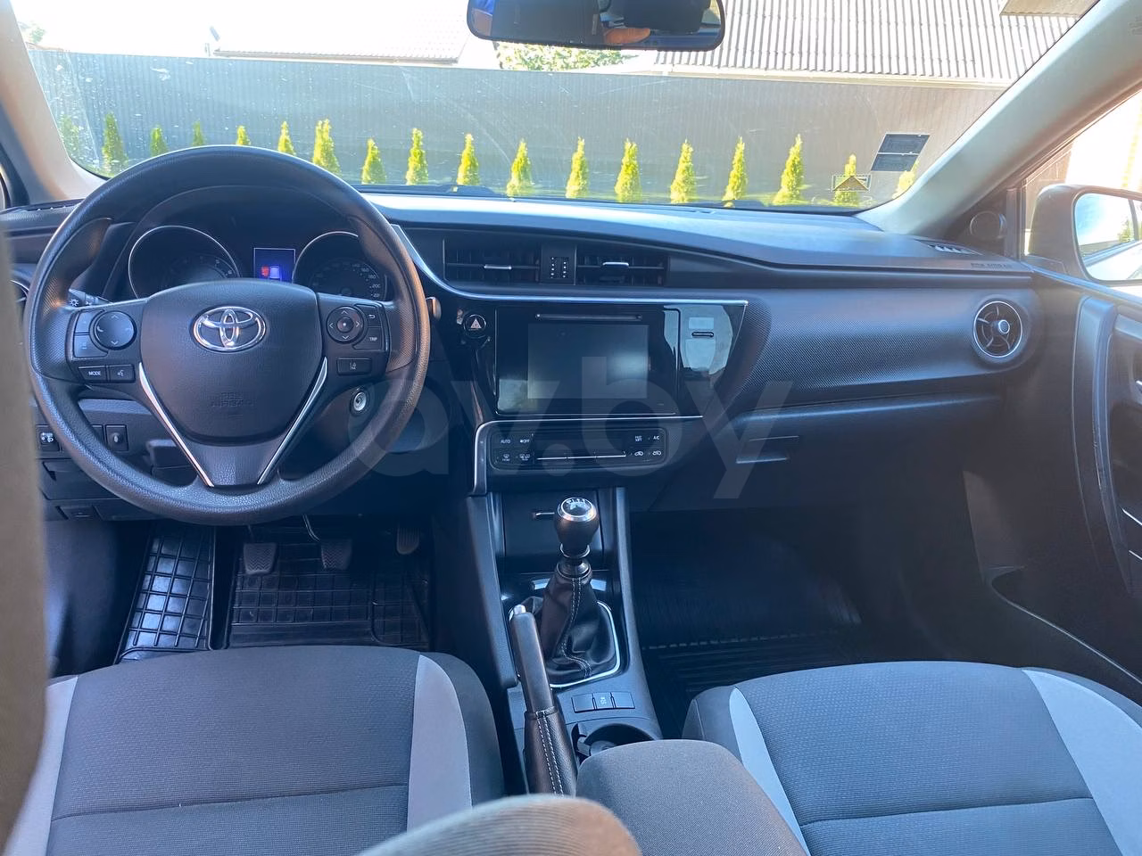 Toyota Auris фото 5