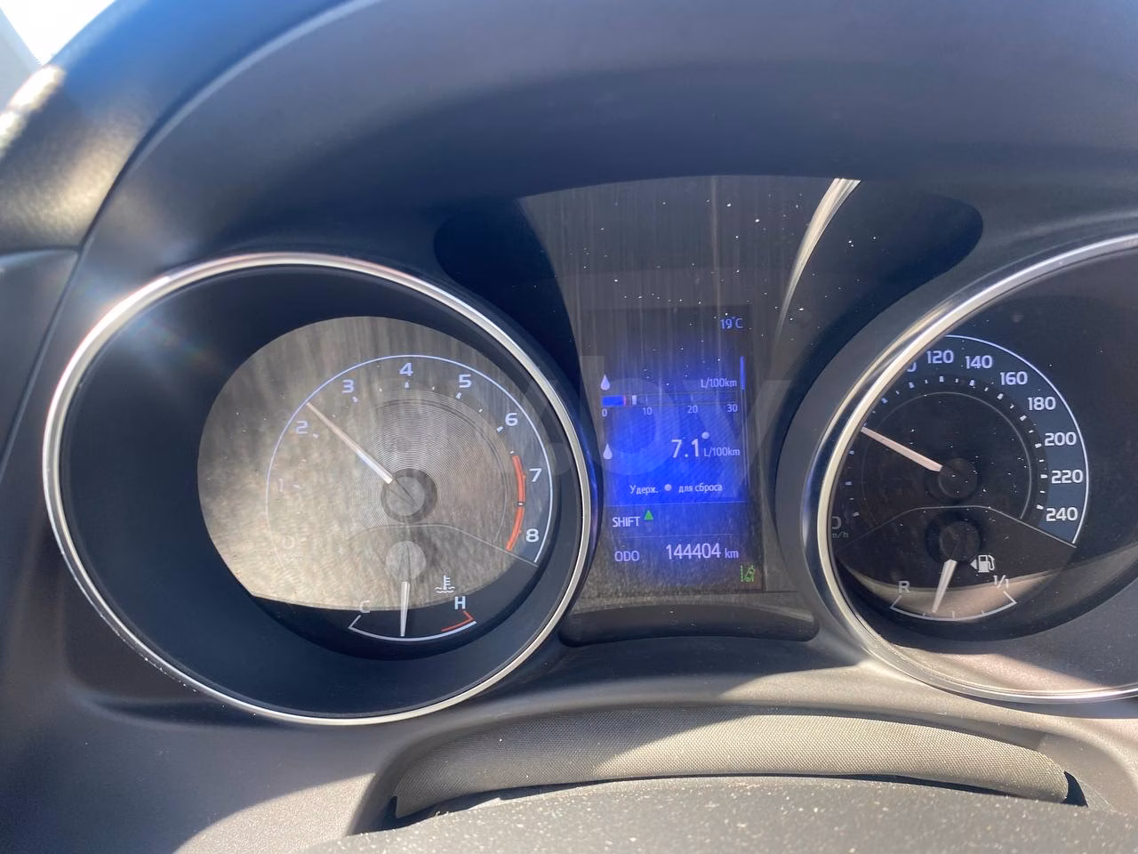 Toyota Auris фото 8