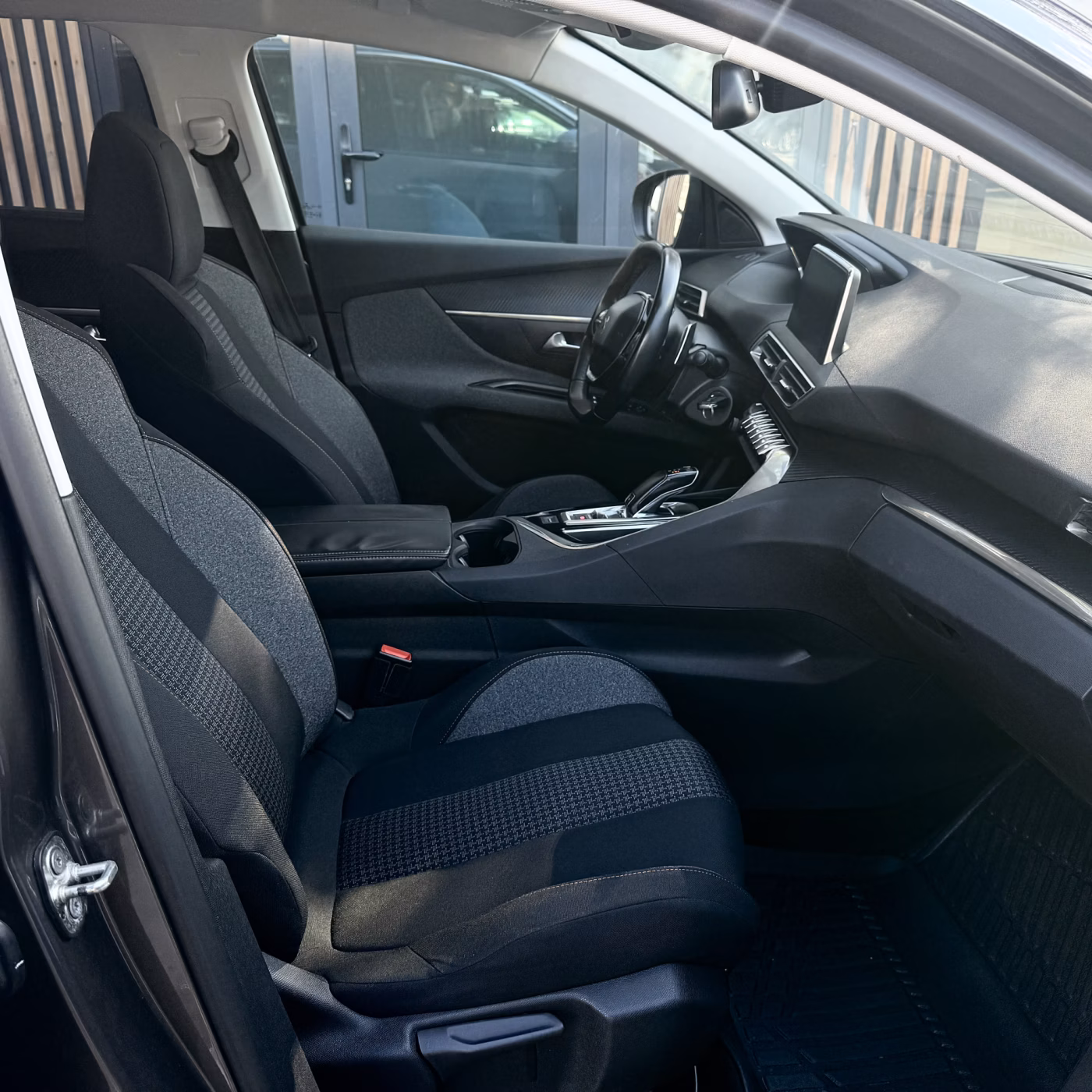 Peugeot 5008 фото 9