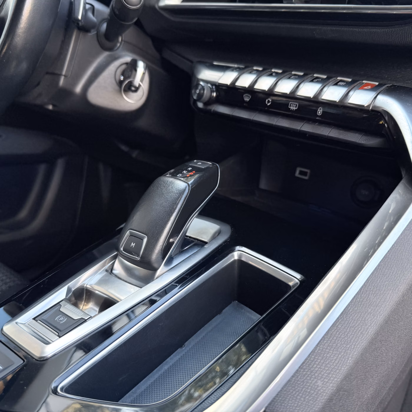 Peugeot 5008 фото 12