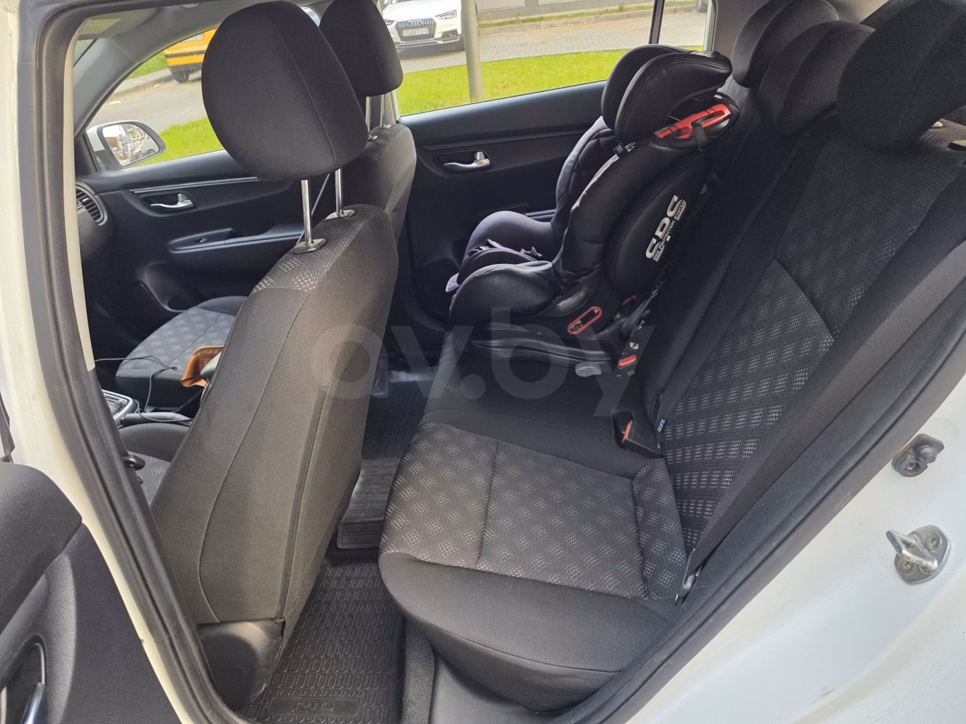Kia Rio X (X-Line) фото 11