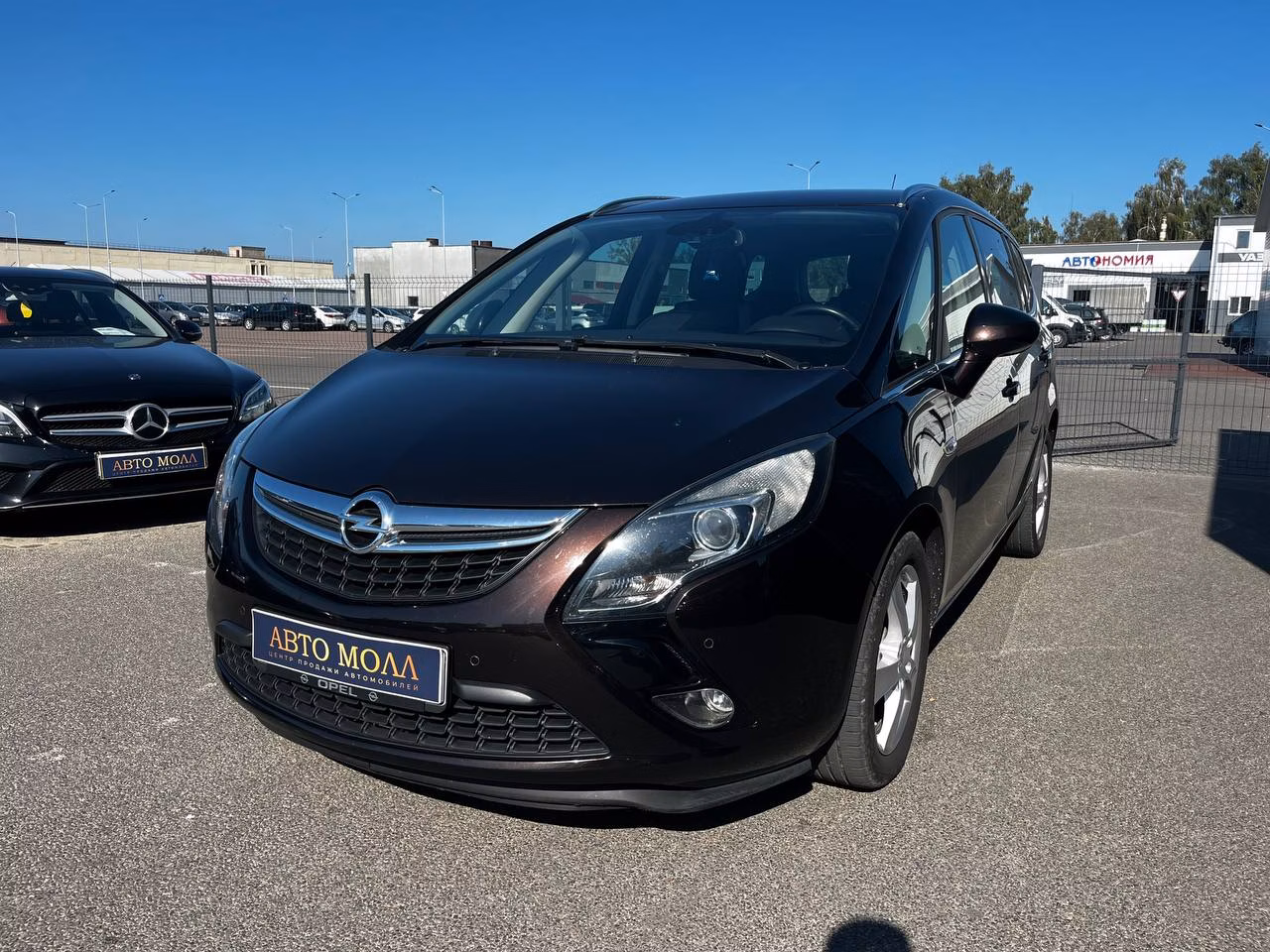 Opel Zafira фото 6