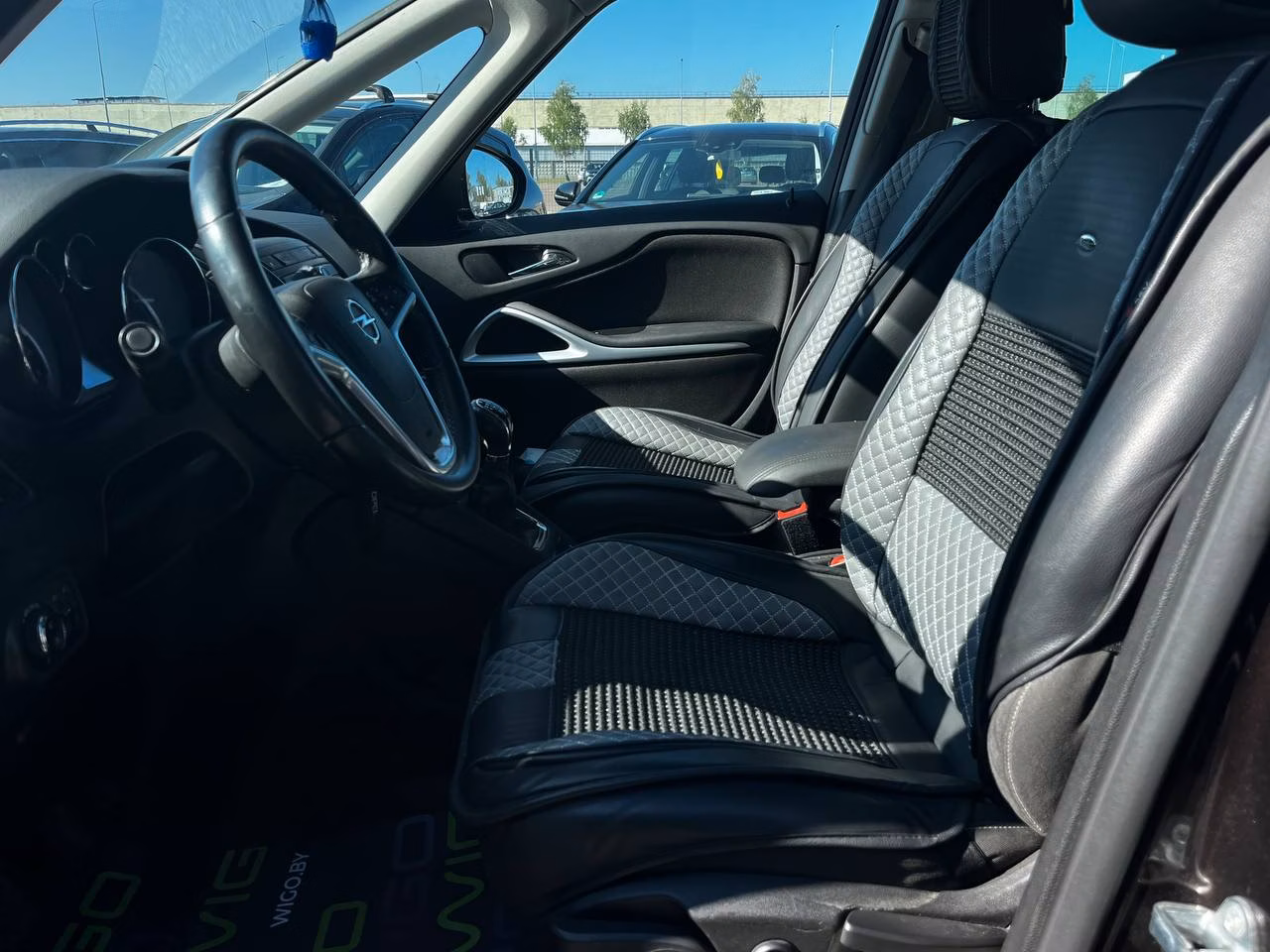Opel Zafira фото 9