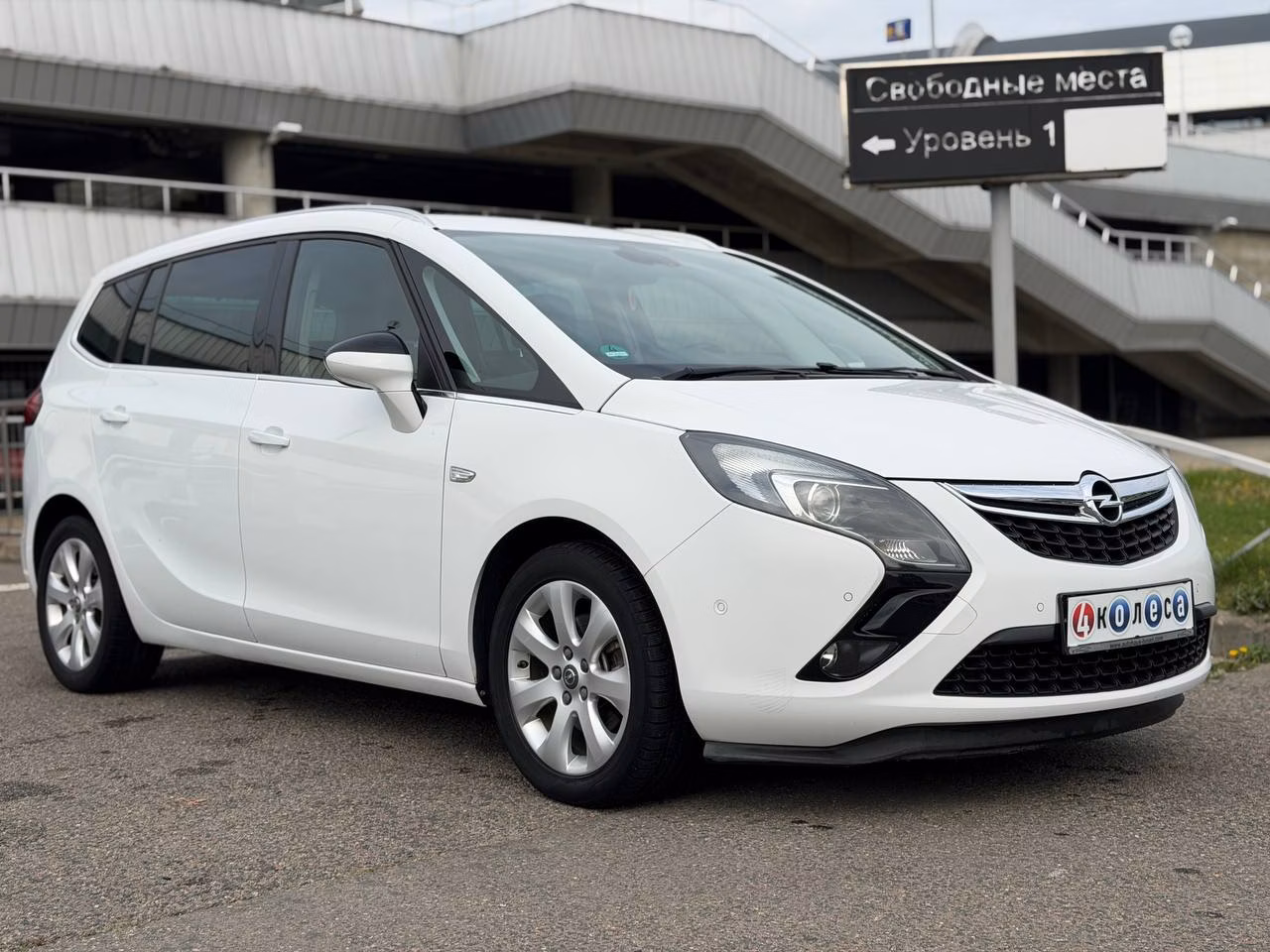 Opel Zafira фото 3