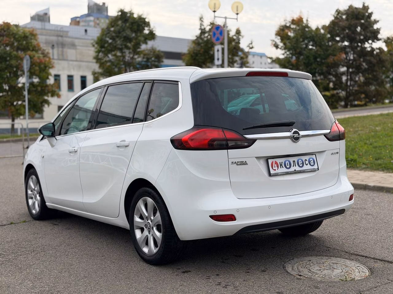 Opel Zafira фото 6