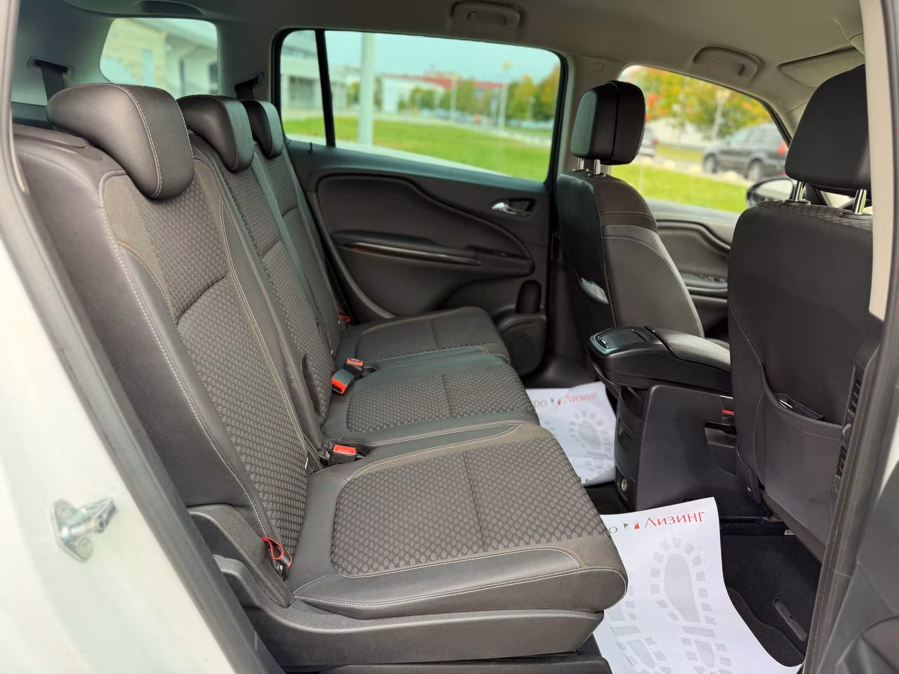 Opel Zafira фото 7