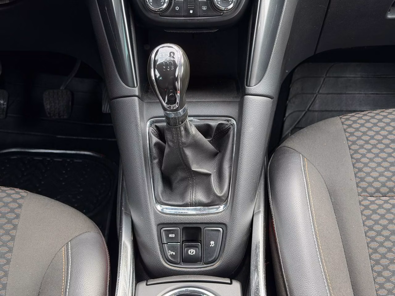 Opel Zafira фото 10