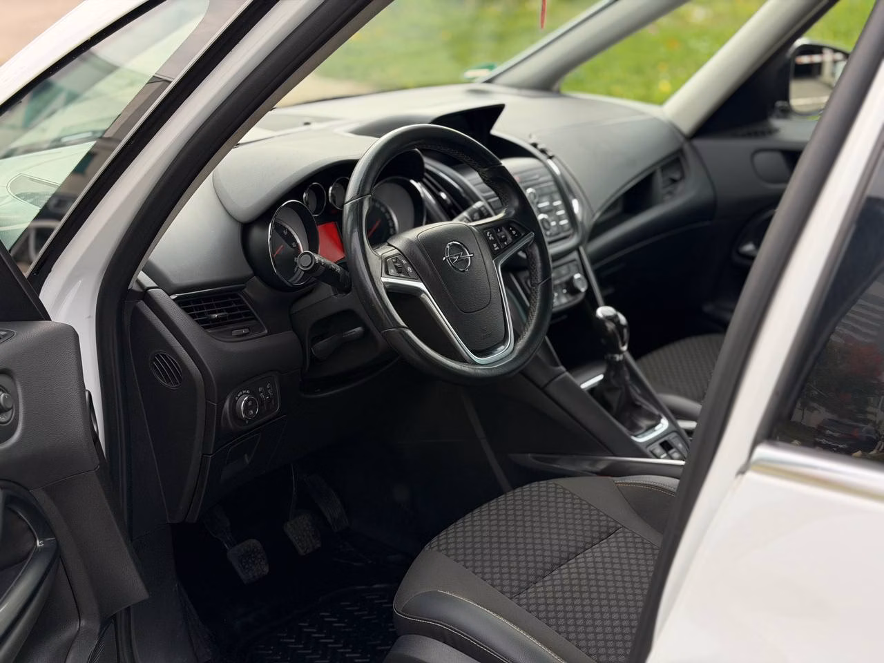 Opel Zafira фото 15