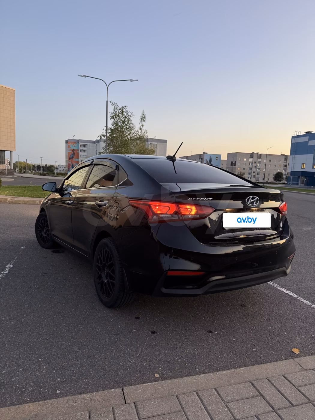 Hyundai Accent фото 4