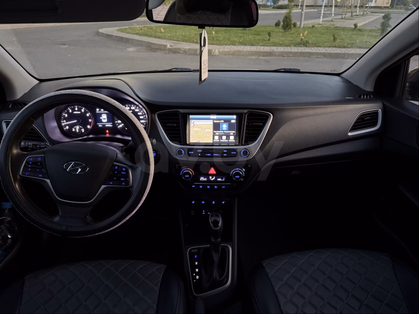 Hyundai Accent фото 7