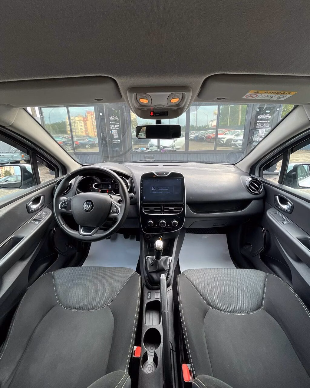 Renault Clio фото 7
