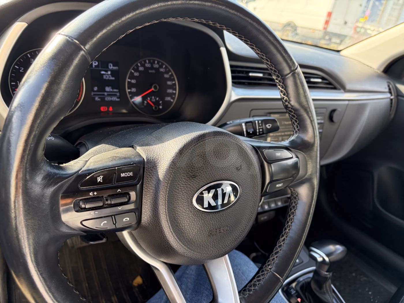 Kia Rio фото 8