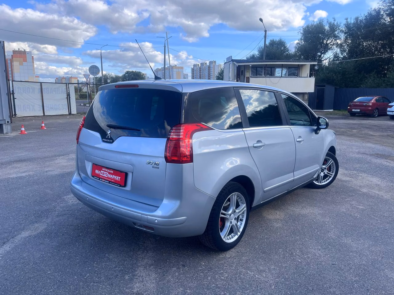 Peugeot 5008 фото 5