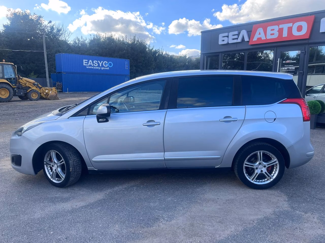 Peugeot 5008 фото 8