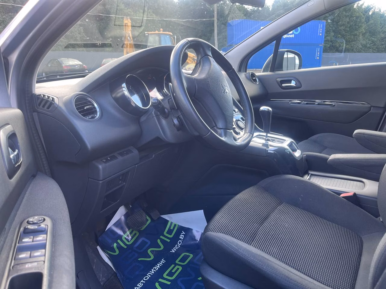 Peugeot 5008 фото 9