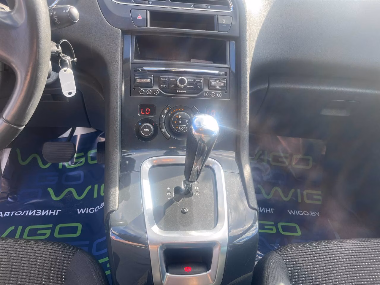Peugeot 5008 фото 11