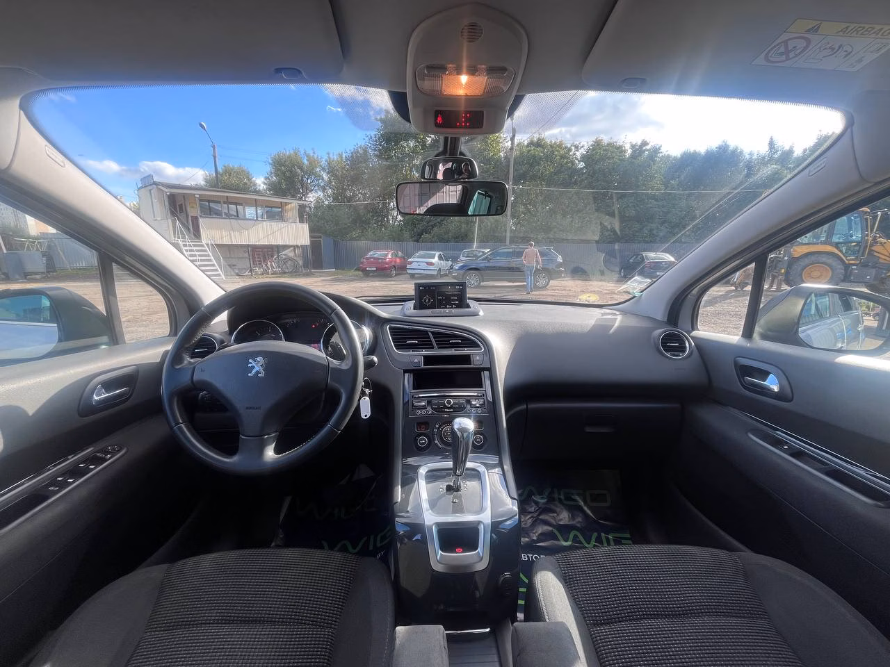 Peugeot 5008 фото 13