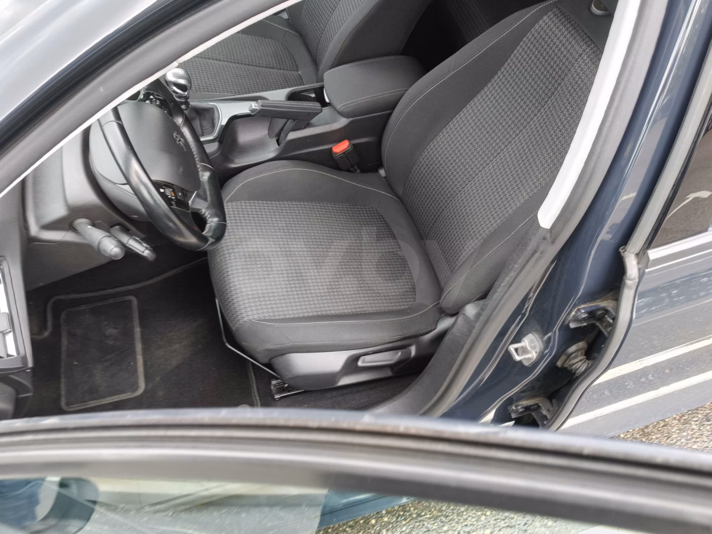 Peugeot 308 фото 5