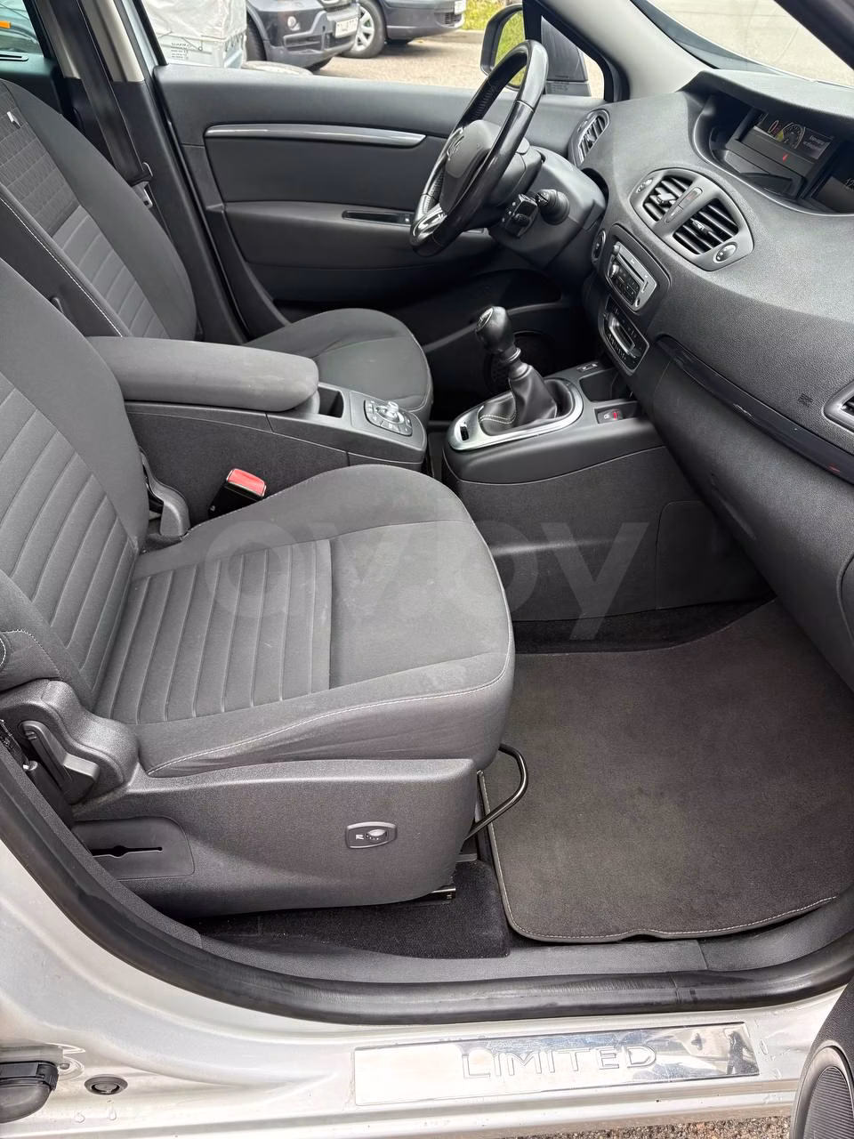 Renault Grand Scenic фото 11