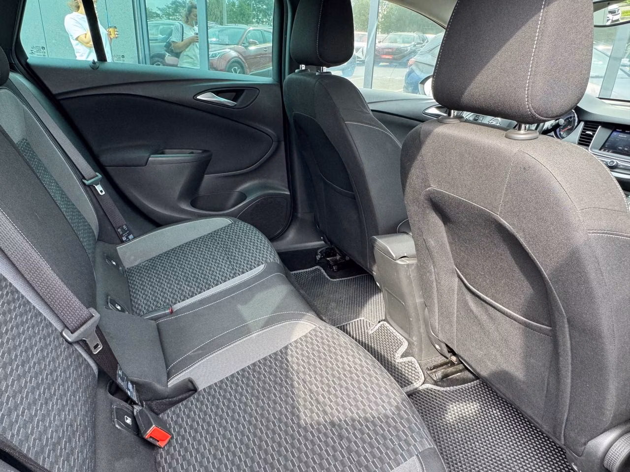 Opel Astra фото 18